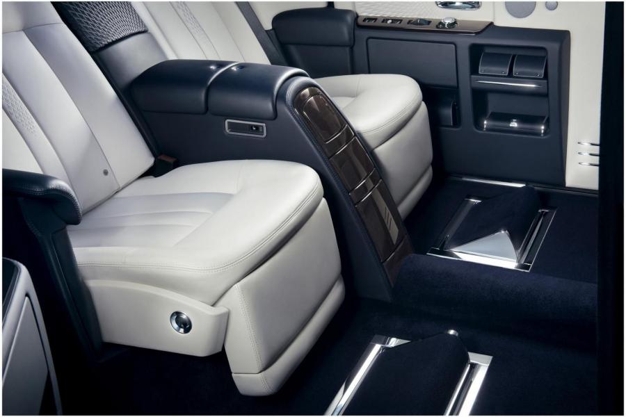  Rolls-Royce Phantom Limelight Collection 2015 года  (фото 7 из 17)